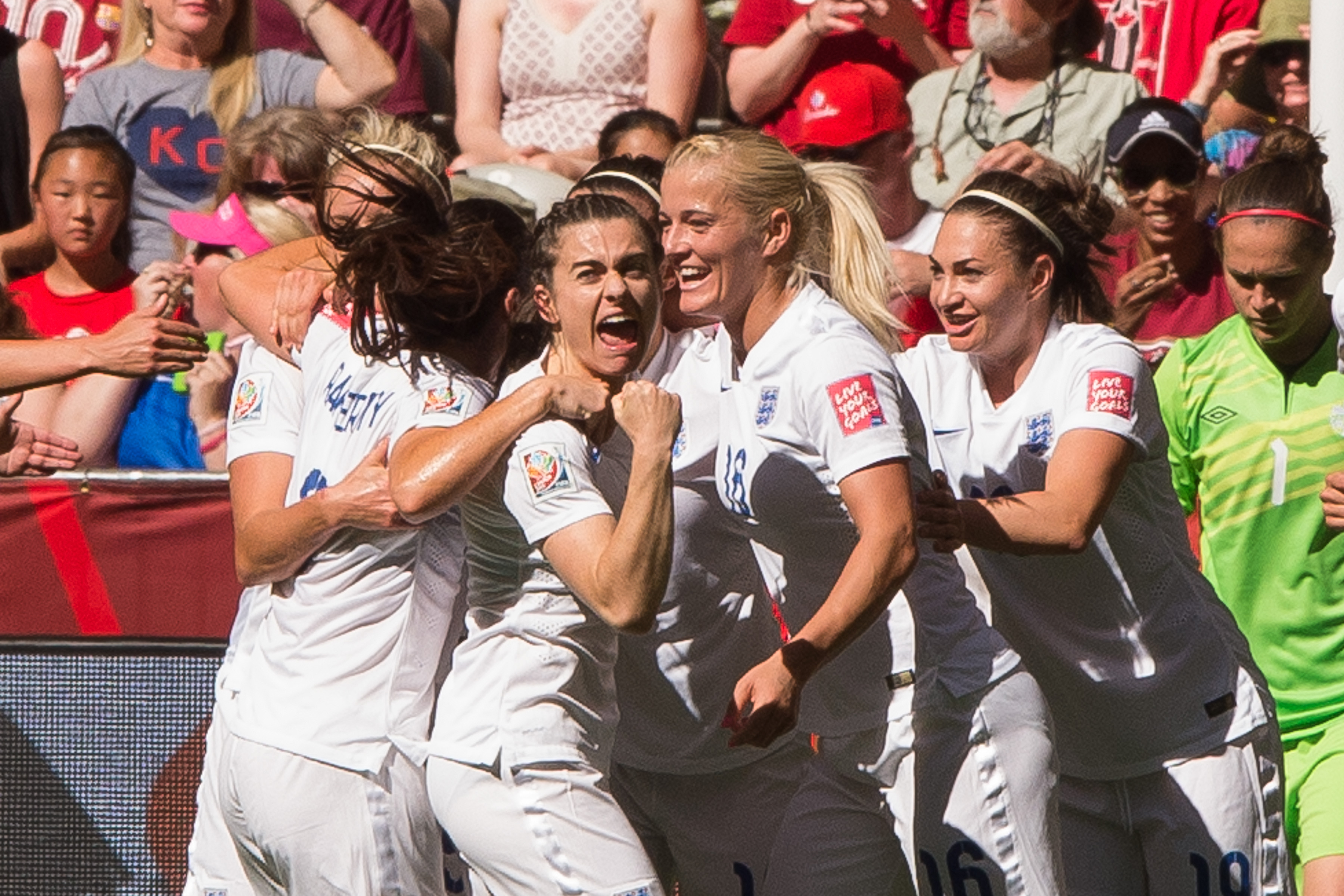 イングランドでも加熱する女子サッカー人気 国内リーグ最多動員記録を更新 フットボールゾーン