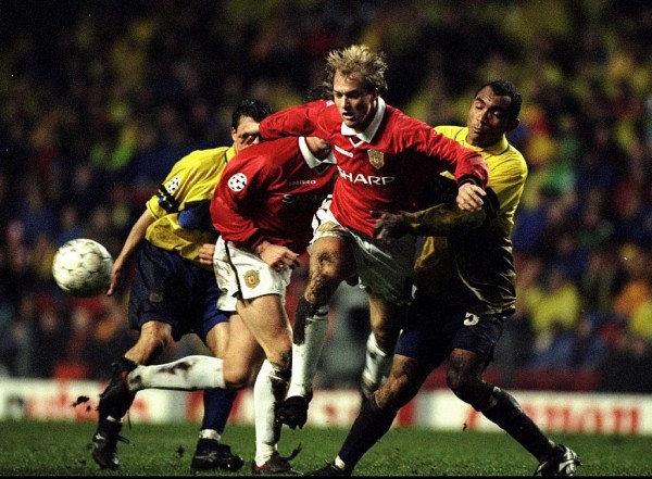 21 Oct 1998:  Jordi Cruyff of Manchester United goes past Vragel da Silva of Brondby during the UEFA Champions League match at the Parken Stadium in Copenhagen, Denmark. United won 6-2.  Mandatory Credit: Ross Kinnaird /Allsport