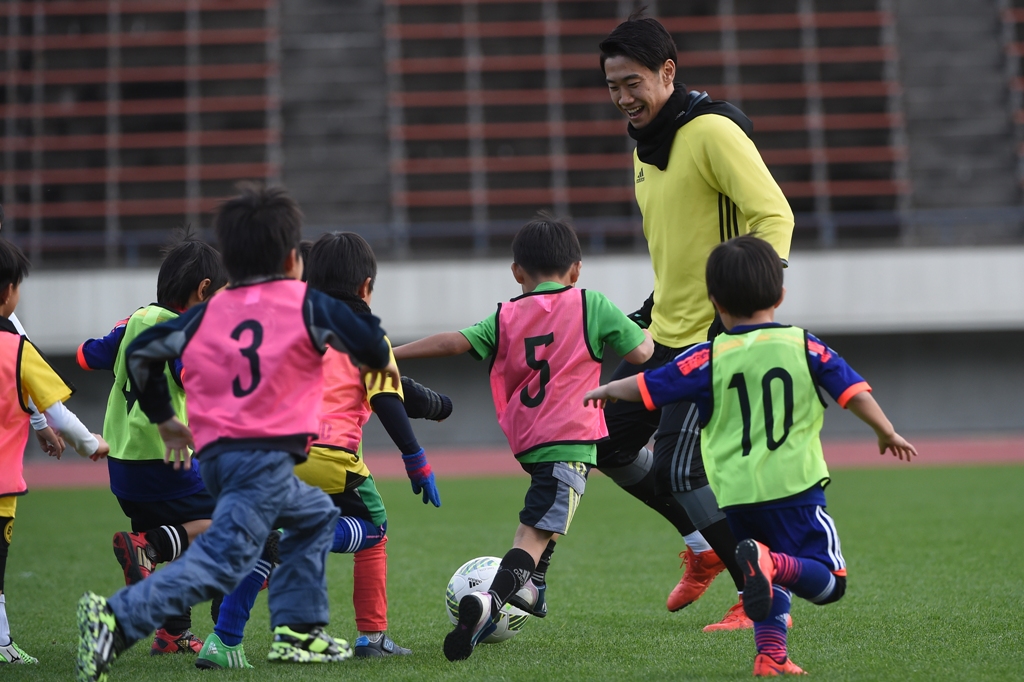 香川サンタ がやってきた 地元神戸で500人以上の子どもを集めてイベントを開催 フットボールゾーン