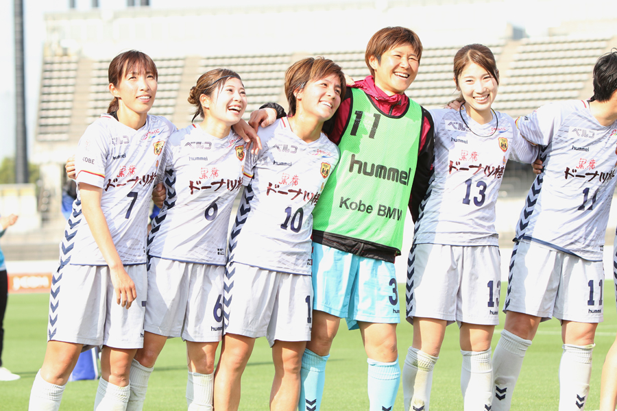 岩渕は「自分たちには自分たちの良さがある」と自信をのぞかせる【写真:Football ZONE web】