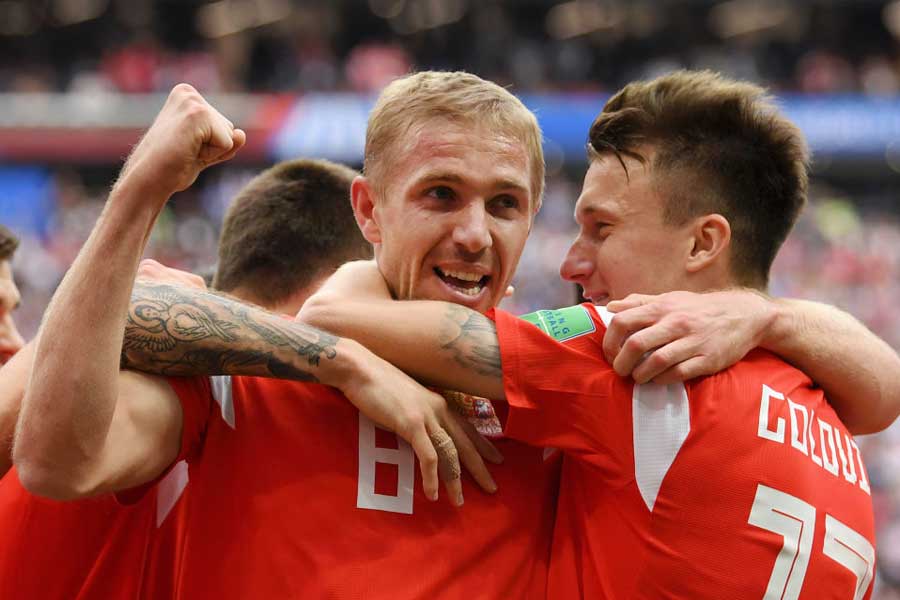 Ｗ杯開幕戦は、開催国ロシアが１点リードして前半を終えた【写真：Getty Images】