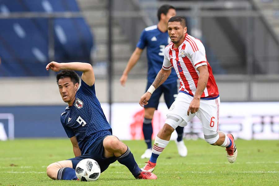 9カ月ぶりの先発となった岡崎は、前線でのハードワークで存在感を見せた【写真：Getty Images】