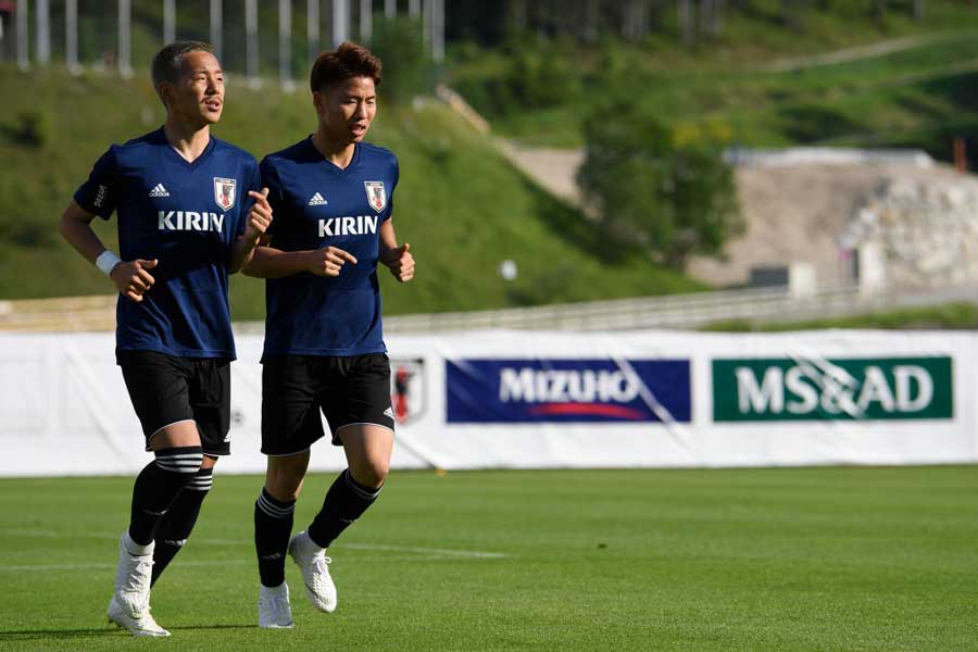 バックアップメンバーの（左）井手口が日本代表から離脱することが決まった【写真：Getty Images】