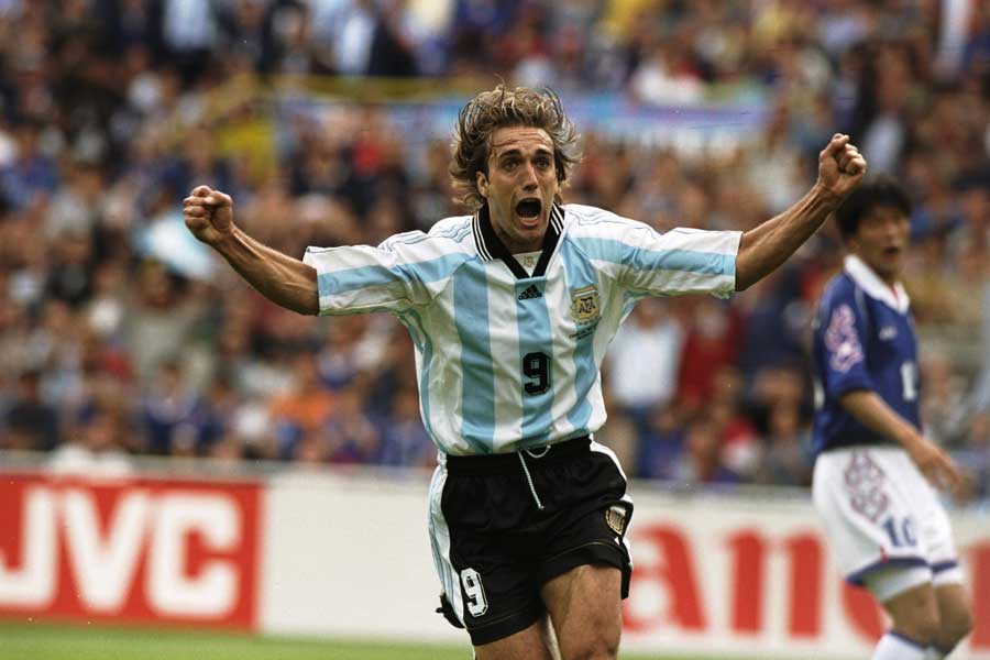 1998年フランスW杯、日本戦でゴールを決めたアルゼンチン代表FWのバティストゥータ【写真：Getty Images】