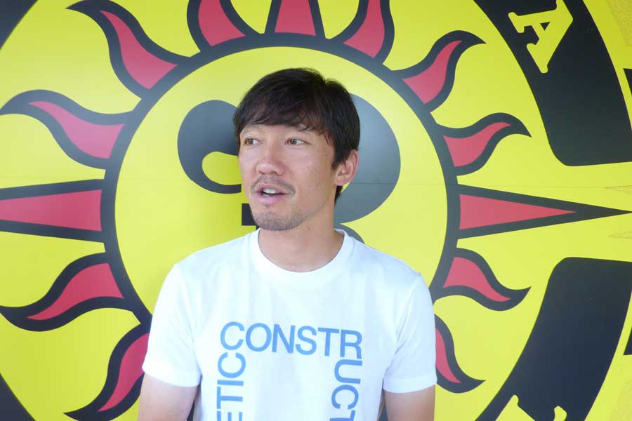 8シーズンにわたってペルーでプレーするなど、南米サッカーに精通する澤【写真：Football ZONE web】