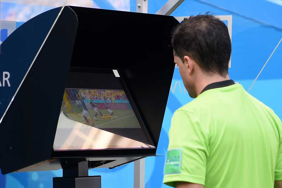 W杯で初導入されたVAR【写真:Getty Images】