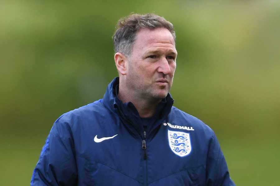 「スカイ・スポーツ」は、ホランドコーチが手にしたメモから次戦のスタメンを予想している【写真：Getty Images】