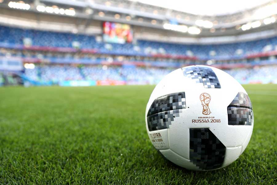 W杯の試合で浮上の芝問題【写真：Getty Images】