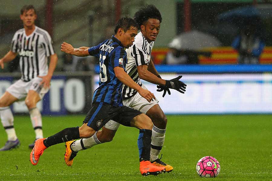 イタリアの名門インテル在籍時、何度も対戦しているクアドラードを警戒しているようだ【写真：Getty Images】