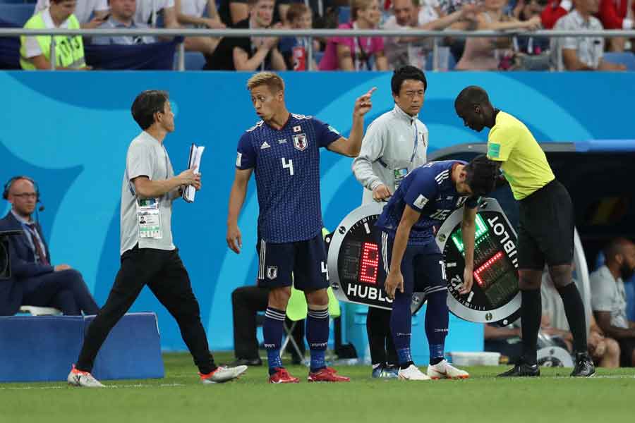 結果的に、勝負どころでの指揮官の采配が明暗を分ける形となった【写真:Getty Images】