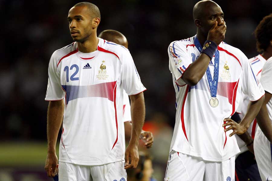 06年はフランス代表のFWアンリ(左)が、ドイツW杯決勝でイタリアに敗れタイトルにあと一歩手が届かなかった【写真：Getty Images】