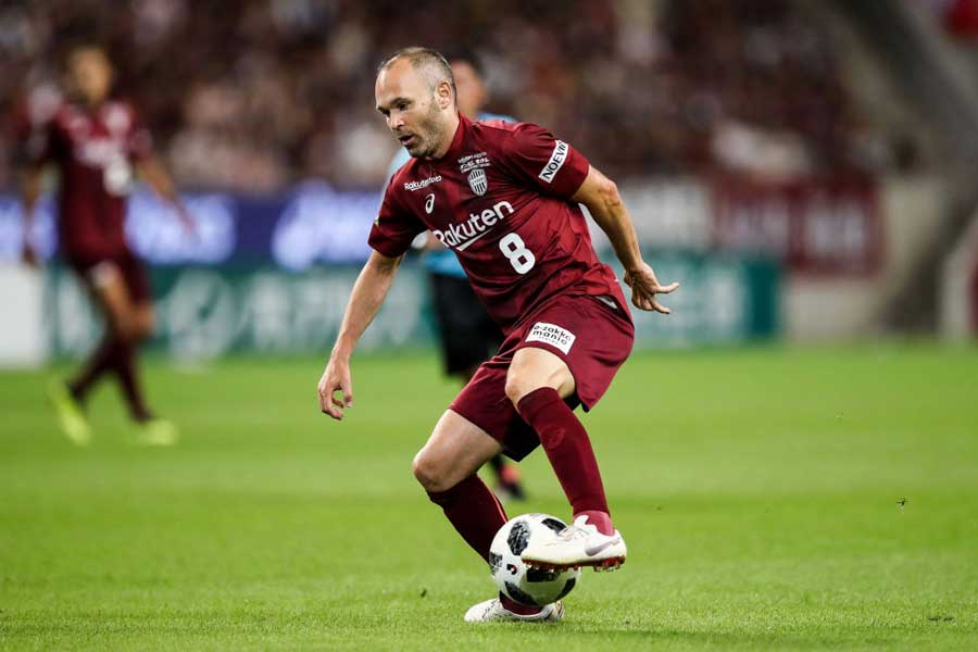 3試合ぶりにピッチに立ったヴィッセル神戸MFイニエスタ【写真：Getty Images】