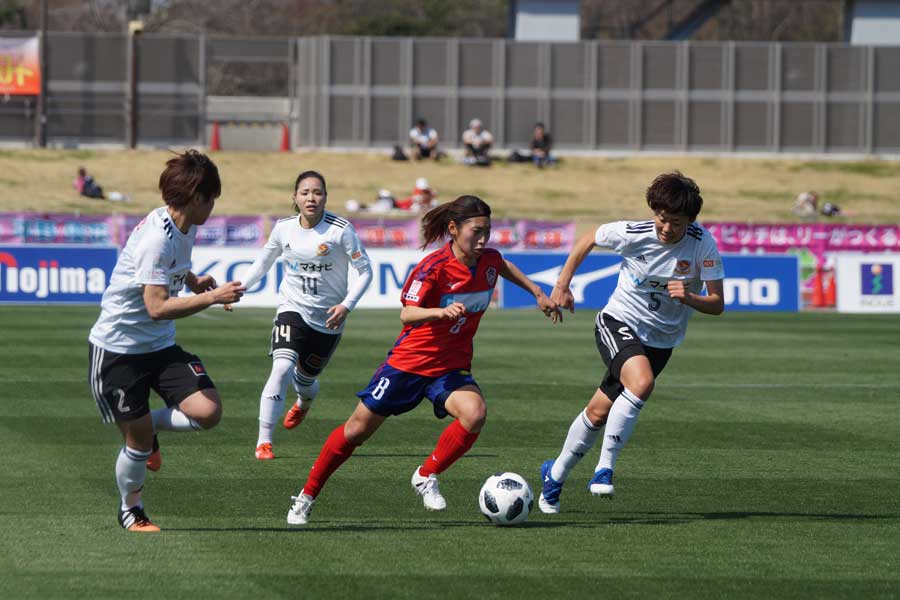 トップ下としてオフ・ザ・ボールの動きを意識しているという【写真：Nojima Stella Kanagawa Sagamihara】