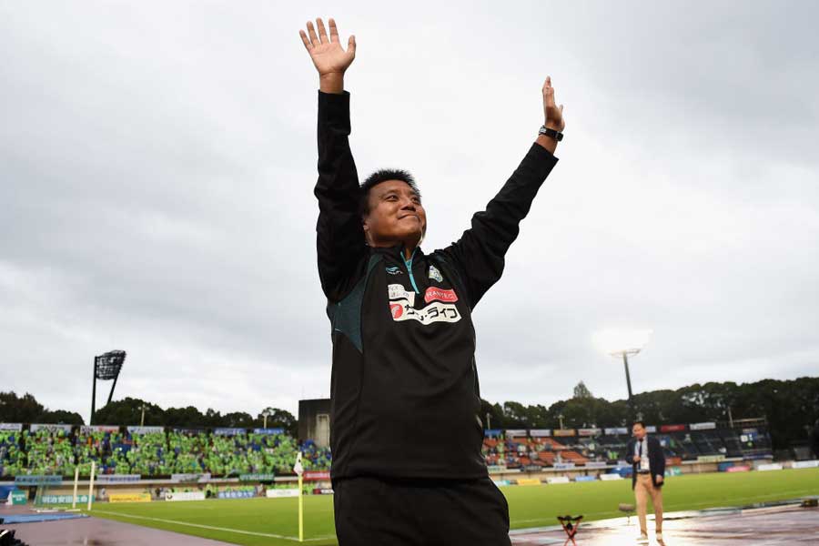 曺監督が浸透させた“湘南スタイル”では、豊富なスタミナと効率的な走り方が求められる【写真：Getty Images】