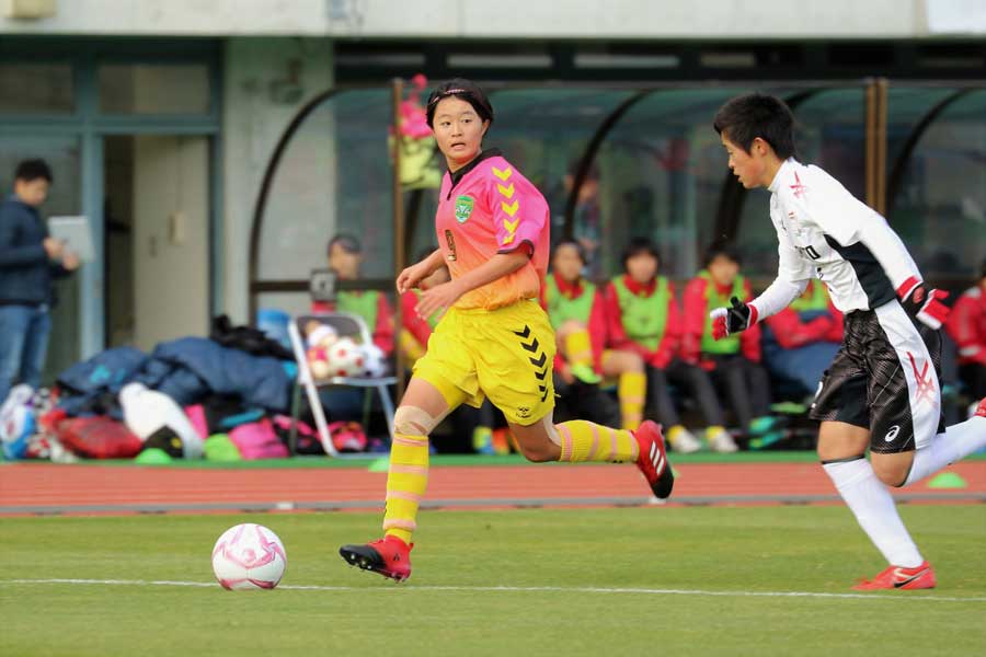 宮澤が注目を集めたのは、高校2年冬の高校女子サッカー選手権だった【写真：西森彰】
