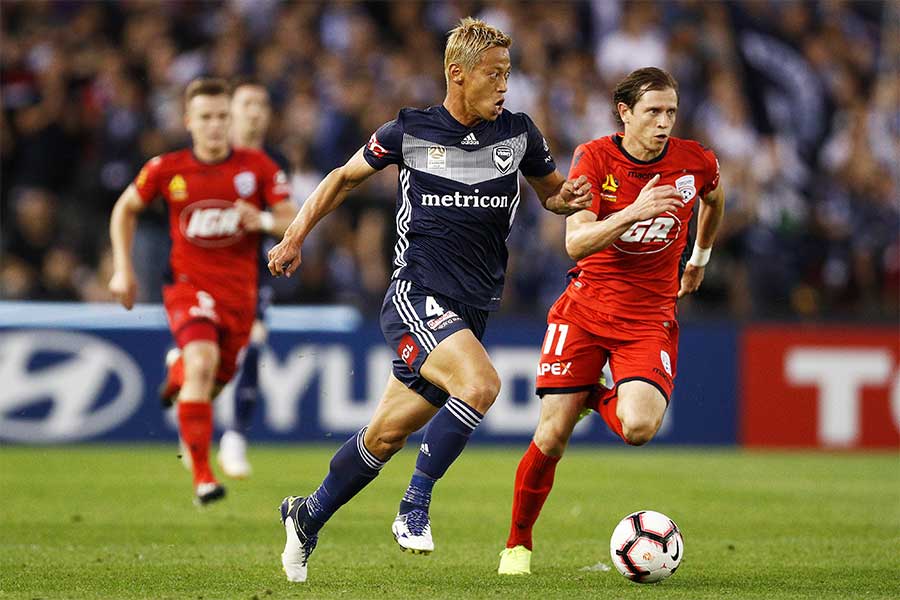 本田は開幕から7試合連続のスタメン出場となった【写真:Getty Images】