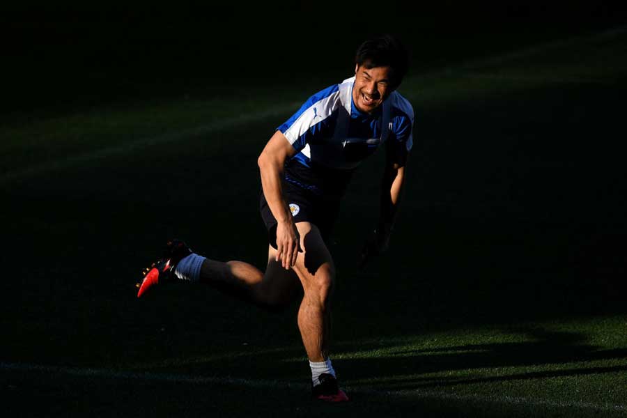岡崎は試合に出られない時も練習で常に全力を尽くしてきた【写真：Getty Images】