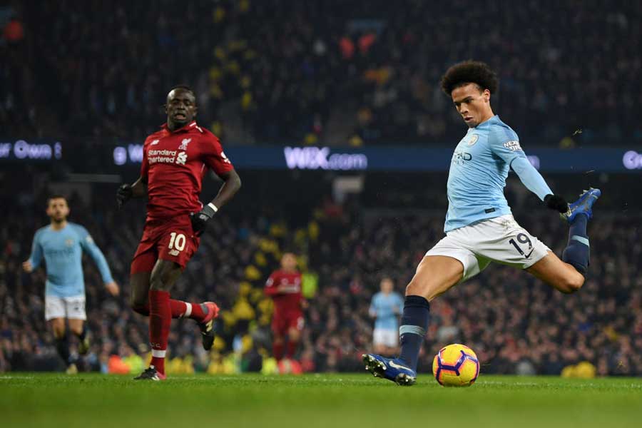 後半27分、厳しい角度から決勝弾を叩き込んだサネ【写真:Getty Images】