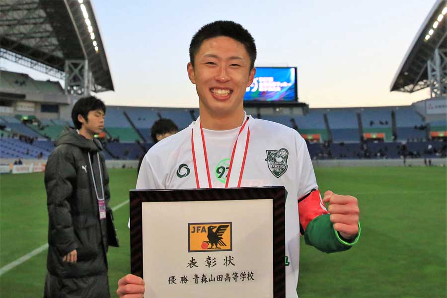 J1札幌で始まるプロ生活への決意を語った【写真:Noriko NAGANO】