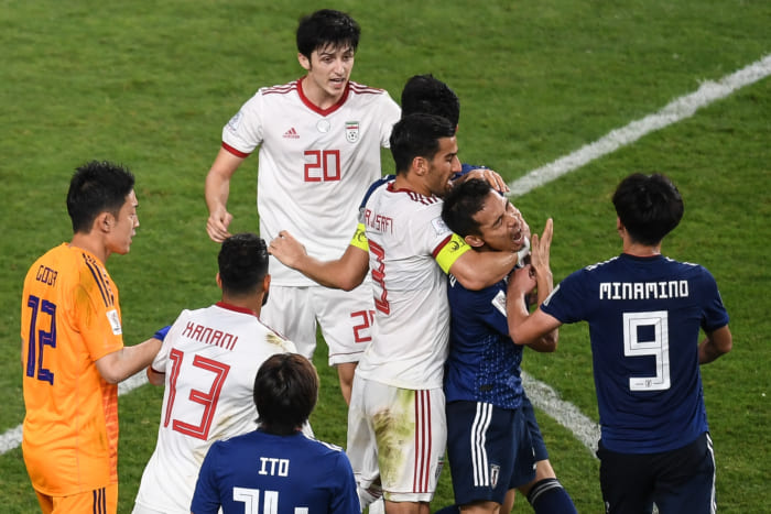 日本に敗れ マナーも完敗 イラン乱闘騒動 韓国紙が フェアプレー精神の欠如 指摘 フットボールゾーン 3