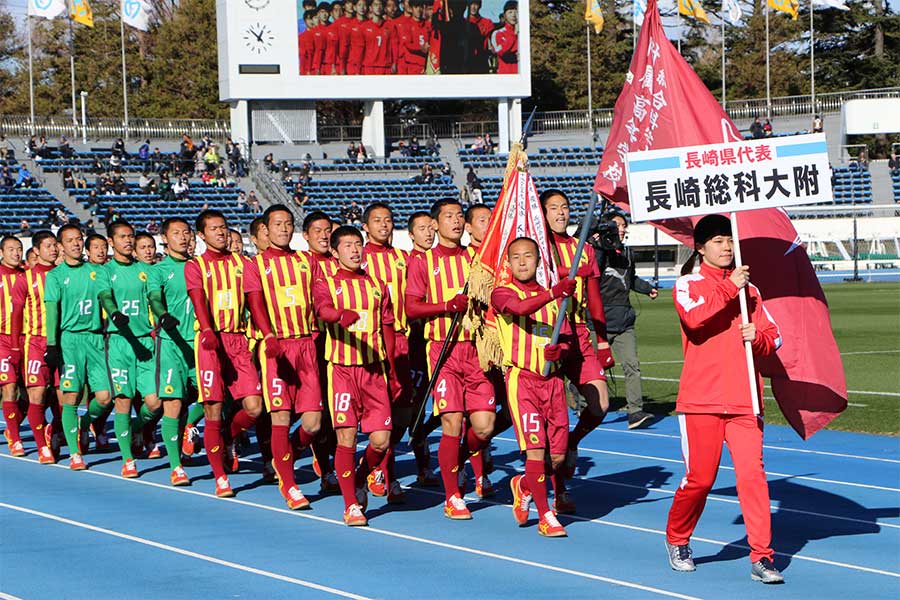 長崎総科大附が初戦突破を果たした【写真：Football ZONE web】