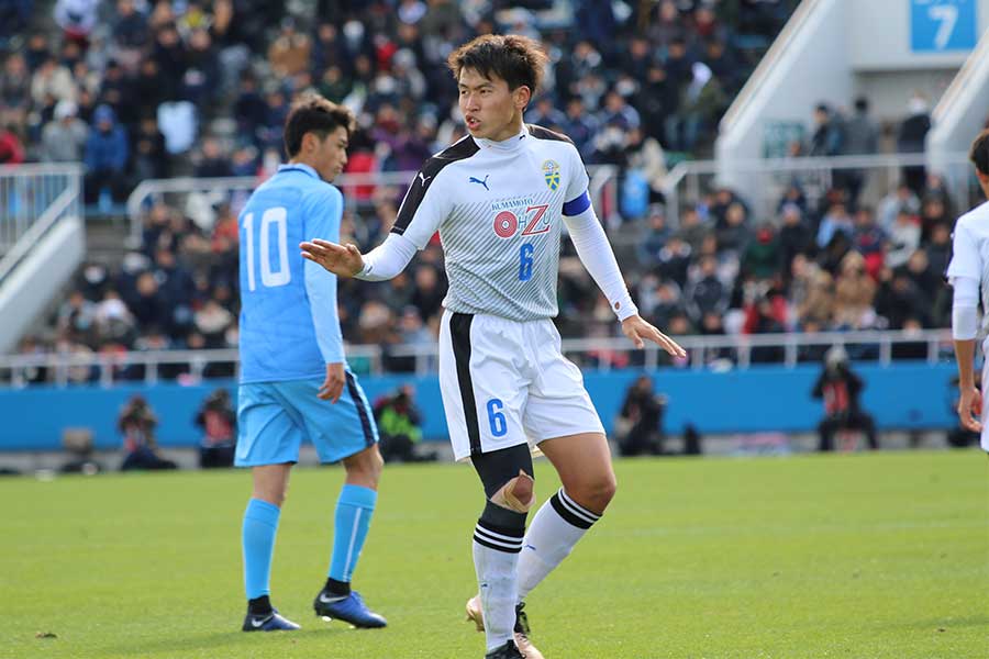 キャプテンのDF福島隼斗【写真：Football ZONE web】