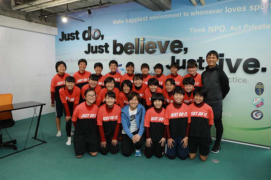 日テレ・ベレーザのFW籾木結花が「Academia Ambista」で中学生に“特別講義”を実施【写真：(C)NIKE】