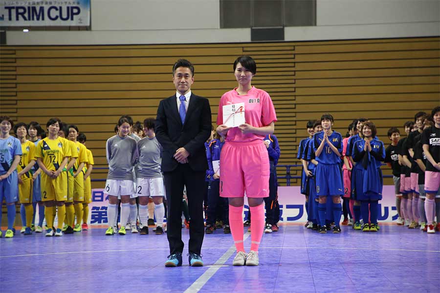 大会MVPに選出されたGK梅村【写真：河合拓/Futsal X】