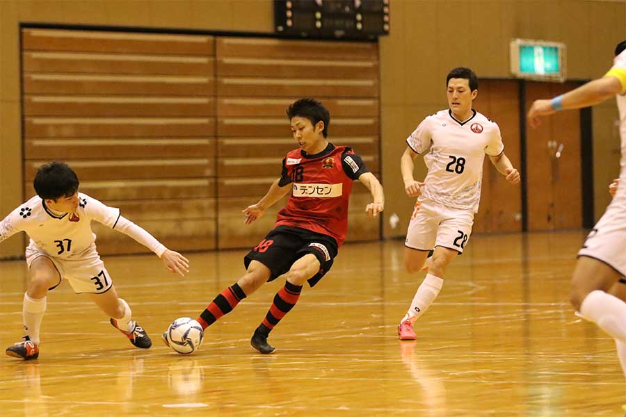 長野は14試合を戦って11勝3敗63得点27失点で、初代F2リーグ王者に輝いた【写真:河合拓/Futsal X】