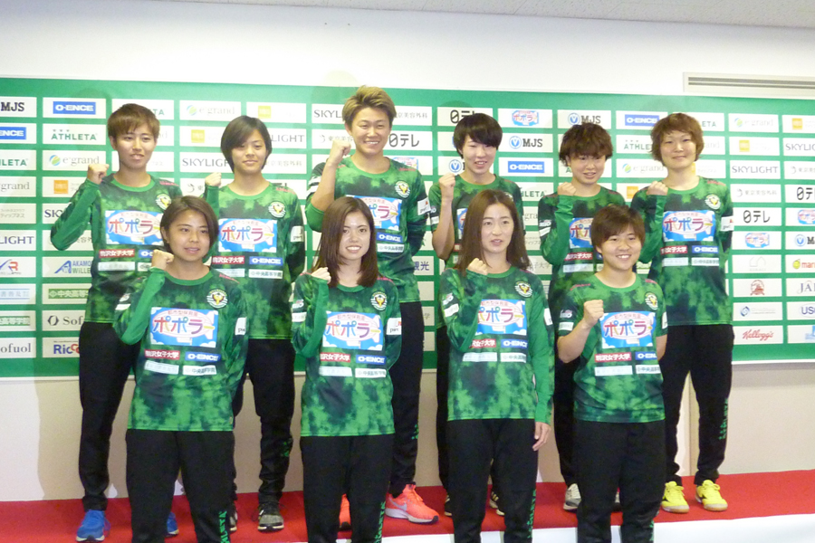MF阪口（後列一番右）は、今季公式戦ゼロで挑むW杯へ決意を新たにしている【写真：Football ZONE web】