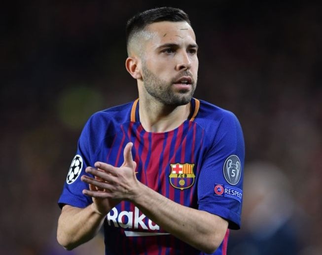 ジョルディ・アルバが挑発するような発言をするなど、早くも火花を散らしている【写真：Getty Images】