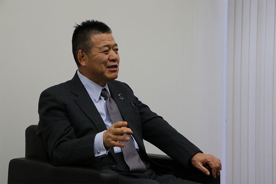 2015年W杯でエディー氏をチームディレクターとして支えた稲垣純一氏【写真：Football ZONE web】