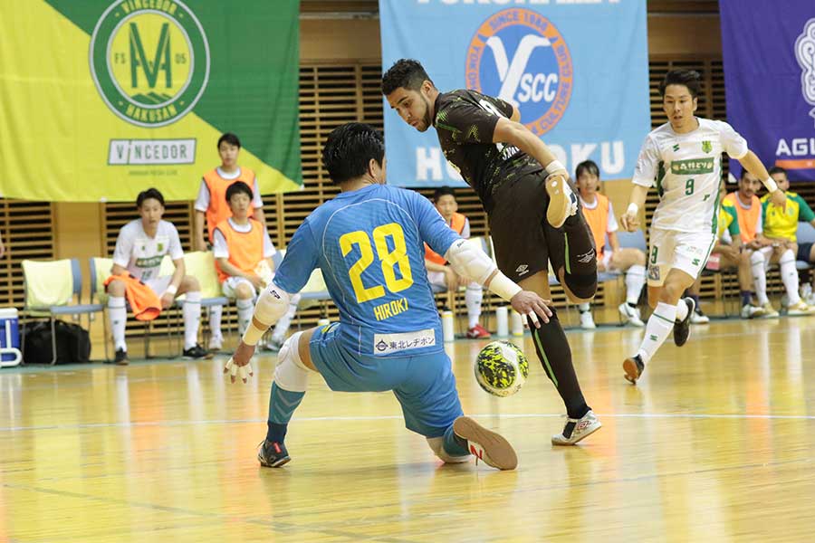 立川・府中アスレティックFCのFPジョーが華麗なヒールキックでゴールを決めた【写真：河合拓/Futsal X】