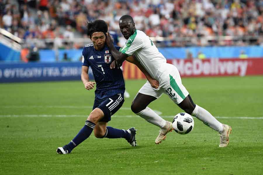 フィジカルの屈強なセネガル戦で、随所に見られたのが戦う姿勢だ【写真:Getty Images】