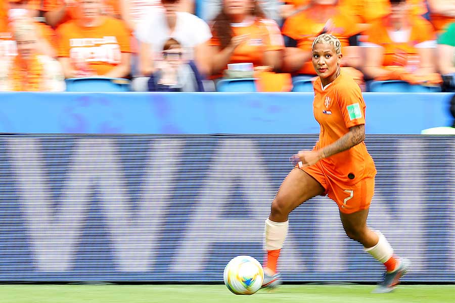 女子w杯で最も独創的 オランダ人fwの 奇抜すぎる髪型 に海外脚光 頭に豹が フットボールゾーン