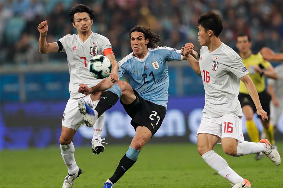 守備面でも柴崎の貢献度は高かった【写真：AP】