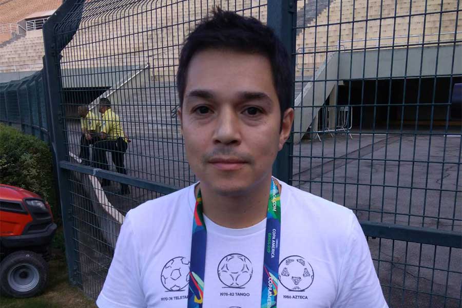 スペイン紙「AS」チリ版の記者として活動しているオヘダ氏【写真：Football ZONE web】