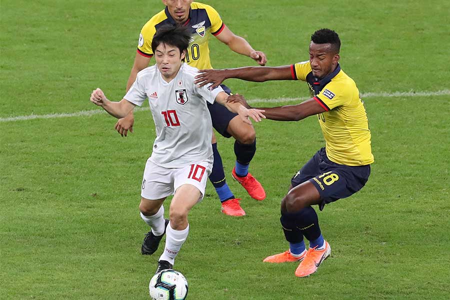 日本代表、中島のゴールで先制！【写真：AP】