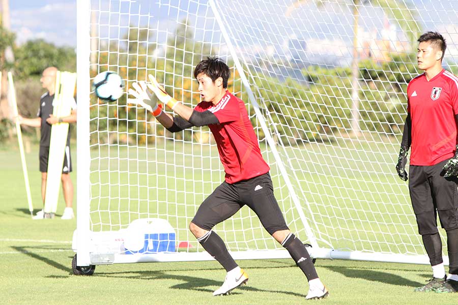 GK大迫が久保のシュートの凄みを明かしてくれた【写真：Football ZONE web】