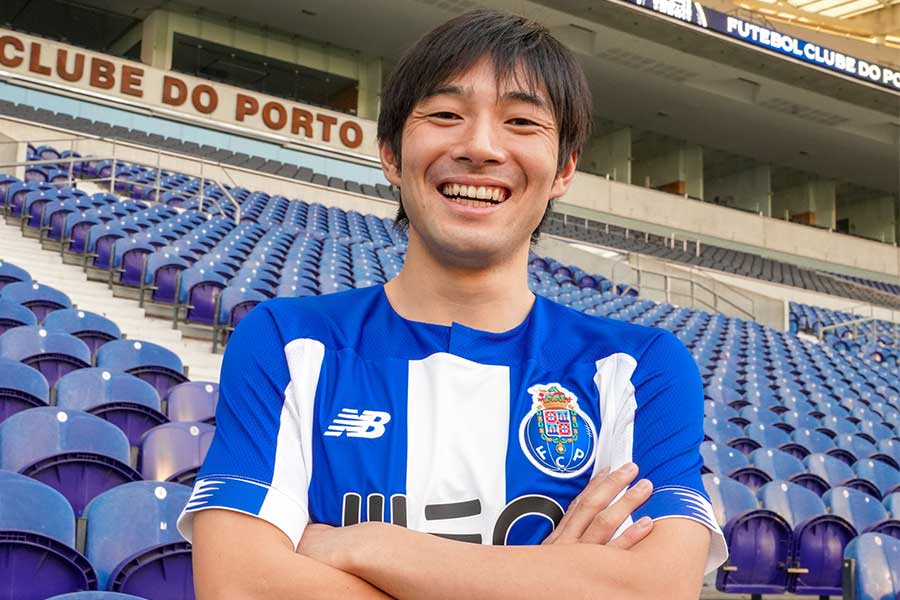 FCポルトへの完全移籍が決定したMF中島翔哉【写真：FC PORTO】