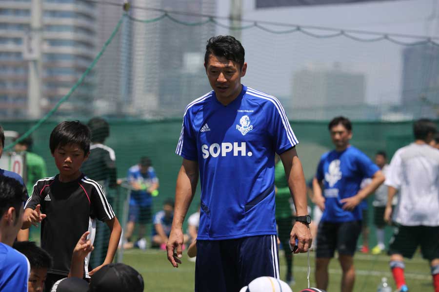 松田氏と元チームメートの河合竜二氏も参加【写真：Football ZONE web】