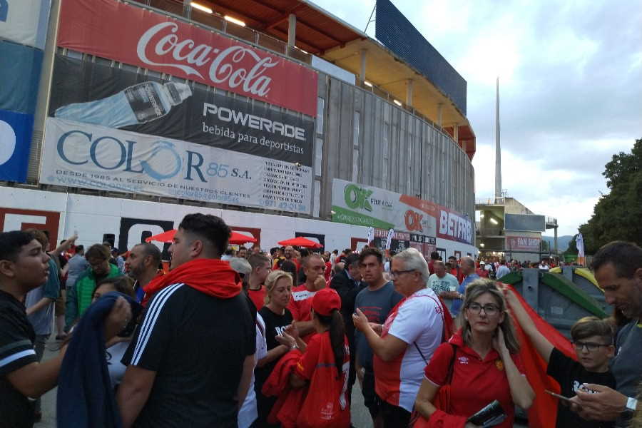試合前の現地スタジアムの様子【写真：高橋智行】