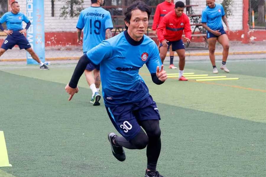献身的なプレーは今も変わらず、日々の練習にも全力で取り組む【写真提供:ウニオン・ウアラル】
