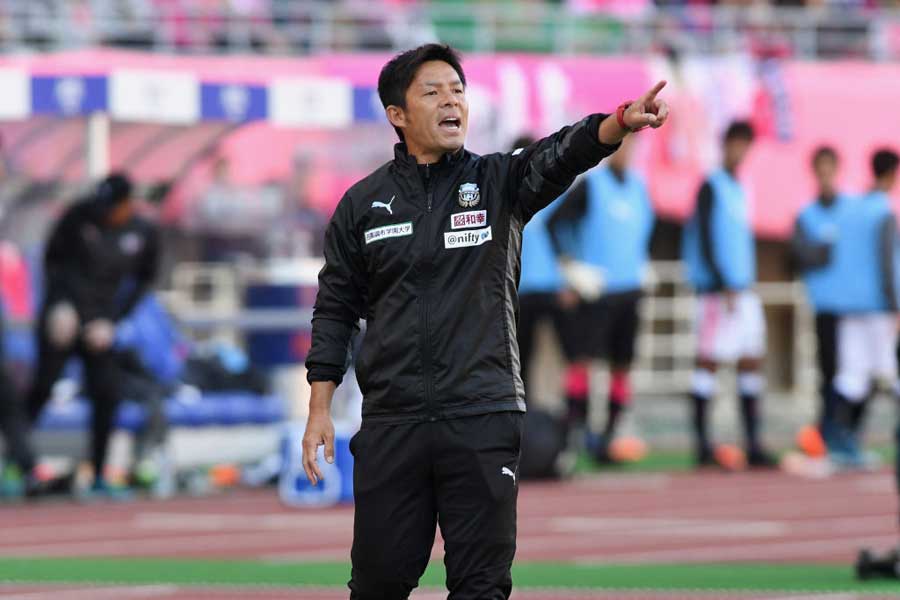 最後まで諦めない姿勢を強調するところが鬼木監督の求める守備【写真：Getty Images】