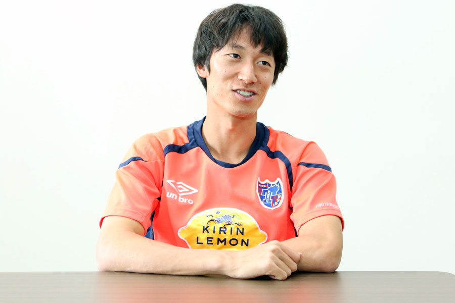幼なじみの南野と「一緒にチームを引っ張っていく存在になれたら最高」と語った【写真:Football ZONE web】