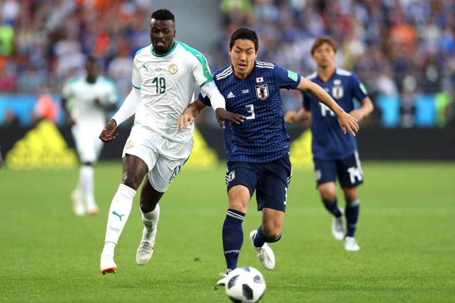 ロシアW杯で対戦したセネガル代表FWニアング(左)の存在が刺激になったという【写真:Getty Images】