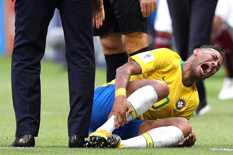 ブラジル代表FWネイマールは、ロシアW杯で批判された“ダイブ”について言及した【写真：Getty Images】