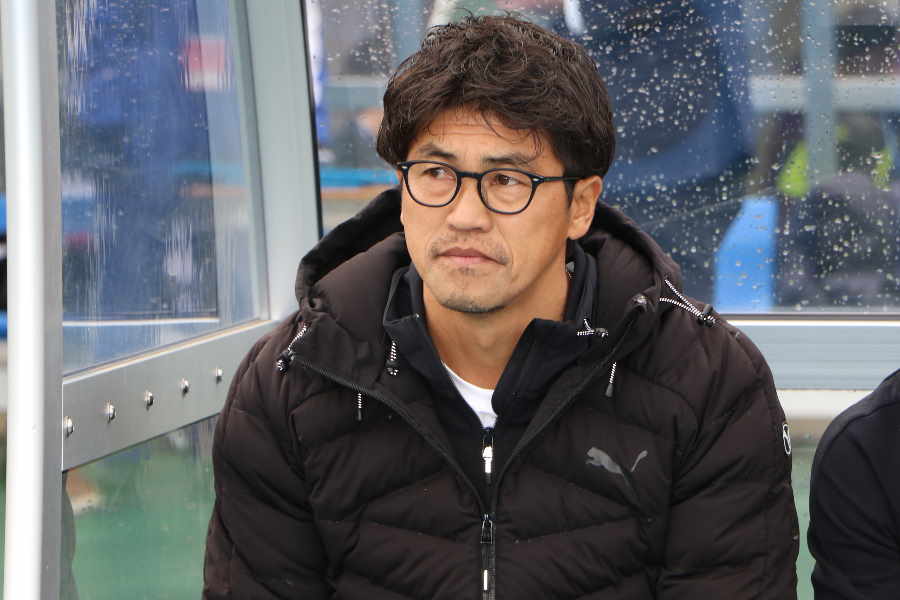 國學院久我山の清水監督【写真：Football ZONE web】