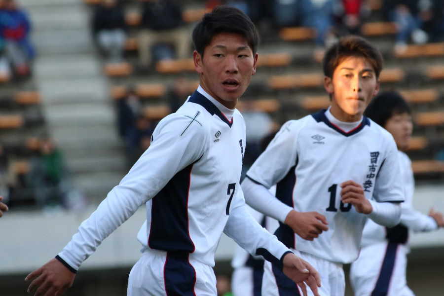 日本代表FW浅野拓磨の弟でもある四日市中央工FW浅野快斗【写真：Football ZONE web】