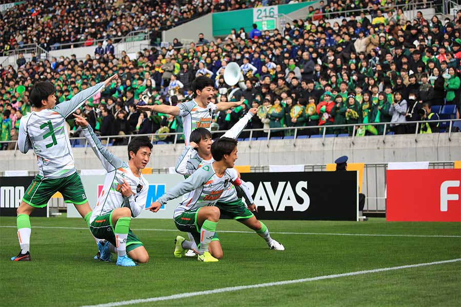 青森山田の選手たちが見せたゴールパフォーマンス【写真：Noriko NAGANO】